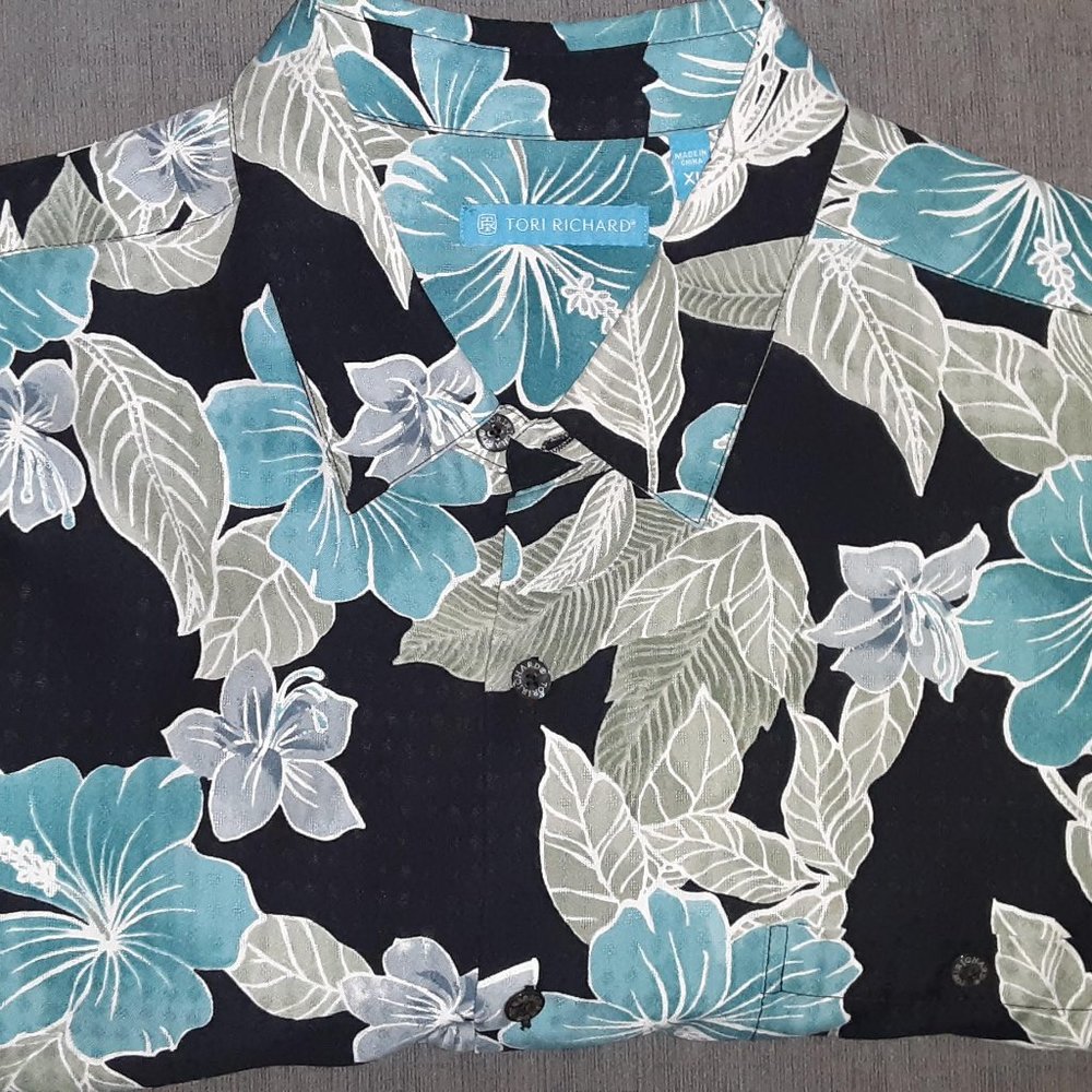 MEN's Tori Richard - NWOT